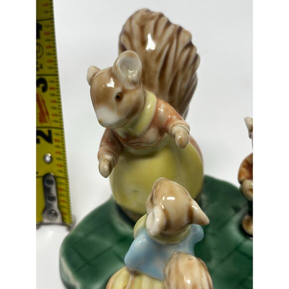 Vintage Porcelain Squirrel Family Figurine – Storybook Style Woodland Scene - Picture 7 of 9